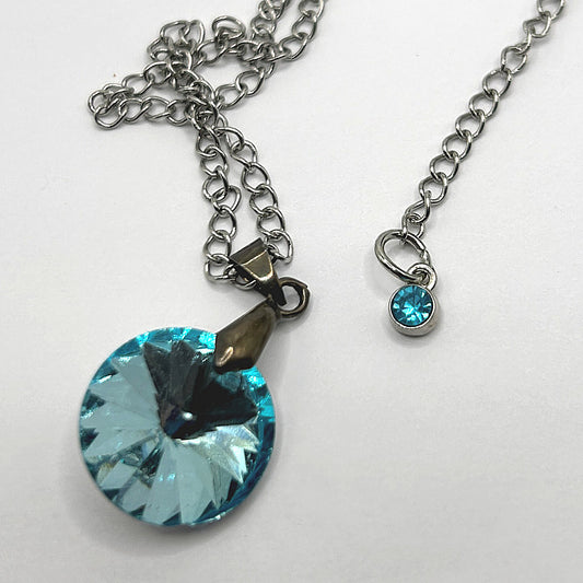 Round Blue Simple Faceted Pendant Necklace